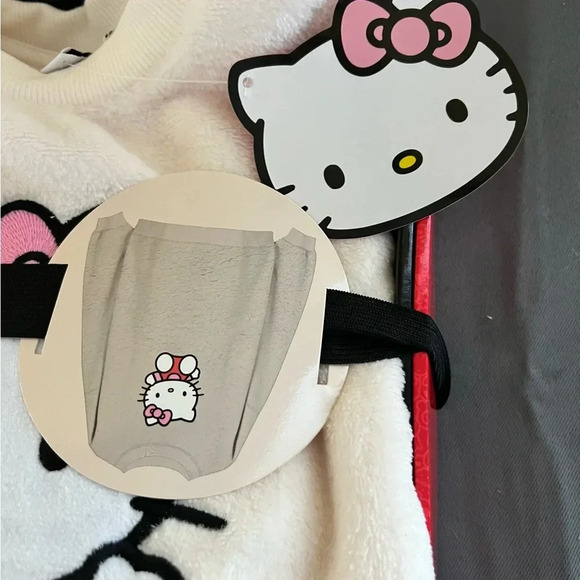 Hello Kitty embroidered fleece plush sweatshirt, crewneck New in Box XLarge - Picture 4 of 8